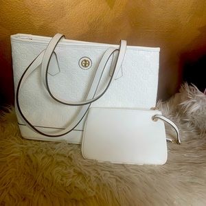 Brand new- never used. Giani Bernini White Tote with wristlet